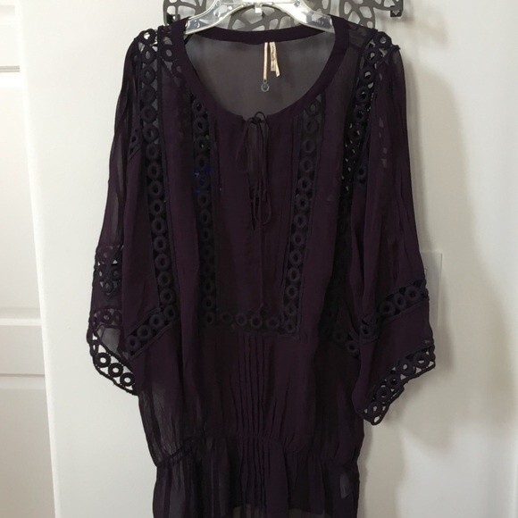 Peace & Pearls Eyelet Embroidered Purple Tunic S - Picture 13 of 15
